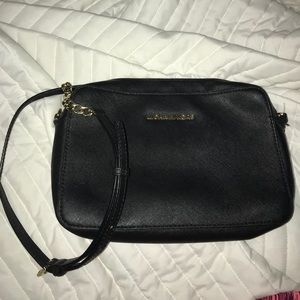 Michael kors crossbody jet set
